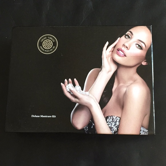Forever Flawless Other - NEW Forever Flawless Deluxe Manicure Kit 💅🏼
